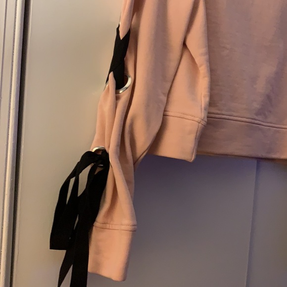 Design Lab Top - Picture 3 of 4